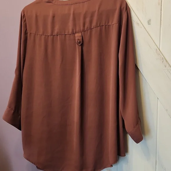 Torrid Harper Blouse • Size 1 - Picture 3 of 3